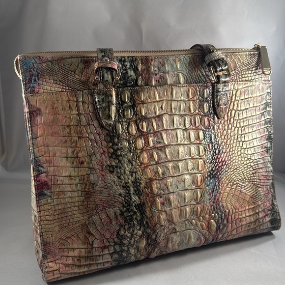 BRAHMIN gently worn shoulder bag. - Picture 2 of 5